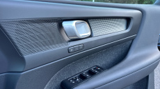 Volvo Xc40 2.0 D3 R DESIGN Pro 5dr Diesel Estate